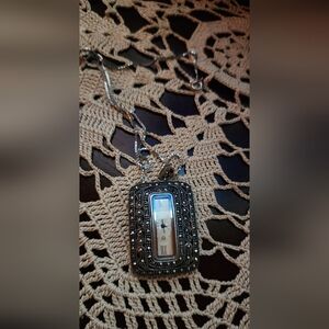 Elegant Silver Pendant Necklace